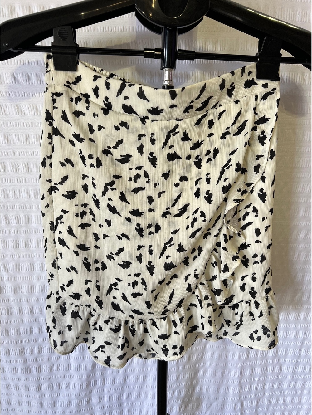 Wild Honey Black & Cream Abstract Print Ruffle Mini Skirt